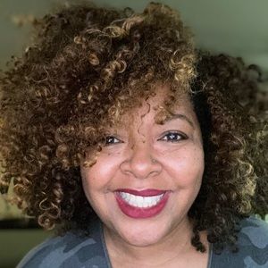 Meet your Posher, Nickie